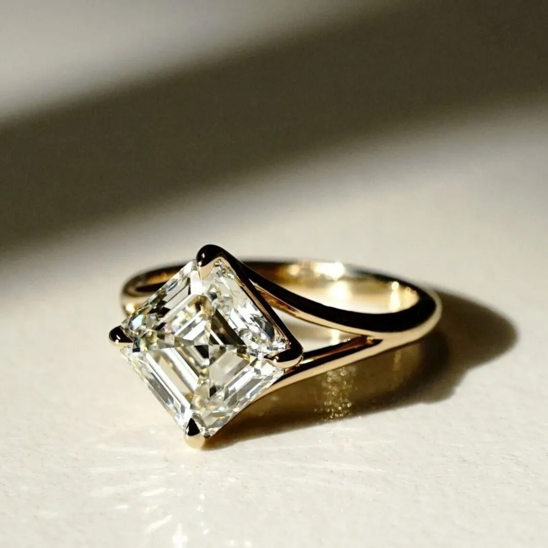 /public/photos/live/East West Asscher Cut Moissanite Elegant Wedding Ring 615 (3).webp